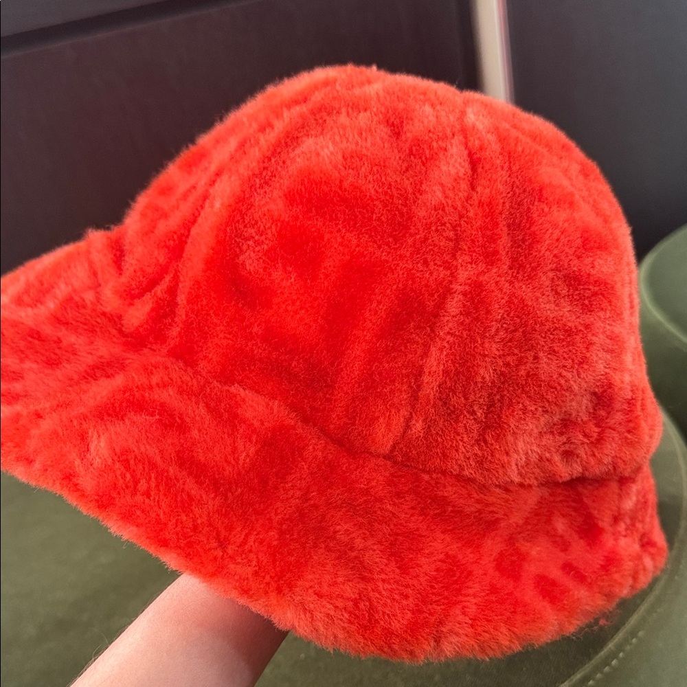 Fendi shearling bucket hat with a Zucca monogram pattern.Orange/Red Fuzzy - Picture 6 of 9